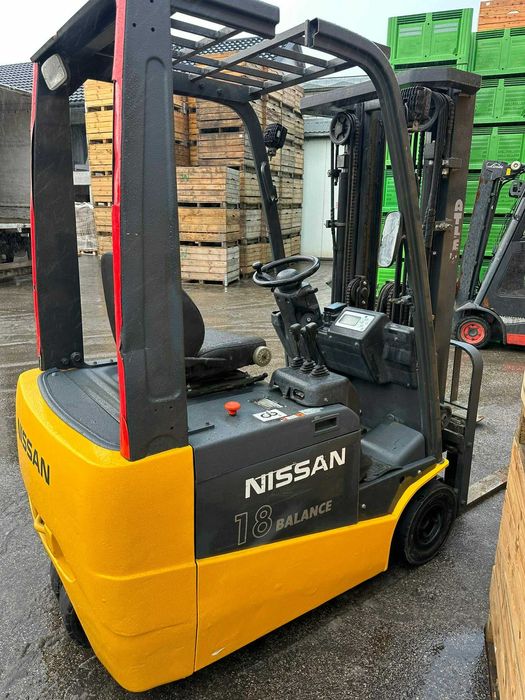 Nissan wózek widłowy