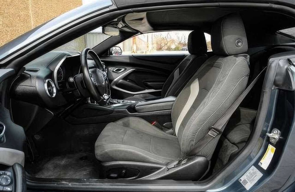 Chevrolet Camaro      2020