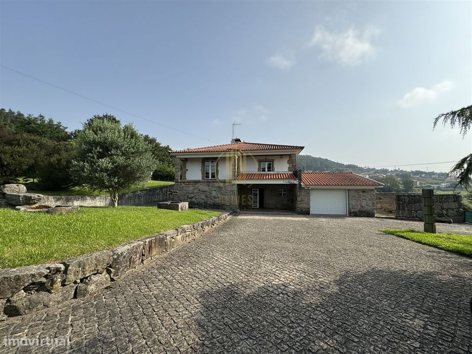 Moradia Isolada T3+1 Venda em Oliveira (Santa Maria),Vila Nova de Fama