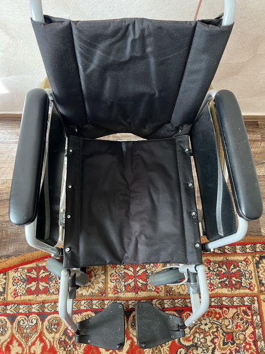 Інвалідний візок Invacare (Б/в, у гарному стані)