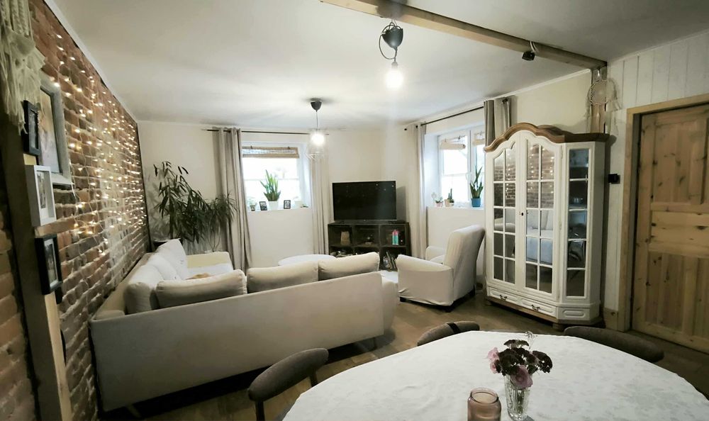 Komfortowy dom z użytkowym poddaszem + drugi dom na działce 15arów