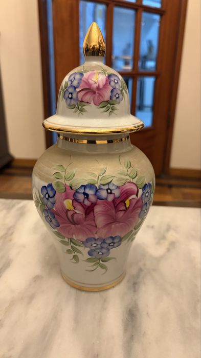 Jarra/Pote em porcelana pintada à mão
