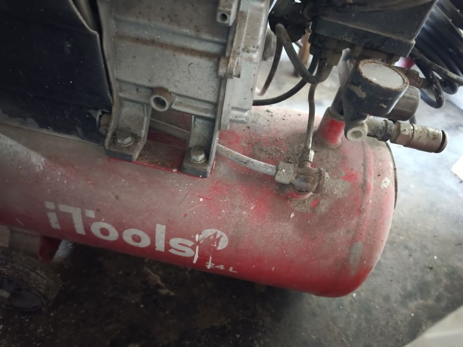 Várias máquinas de construção