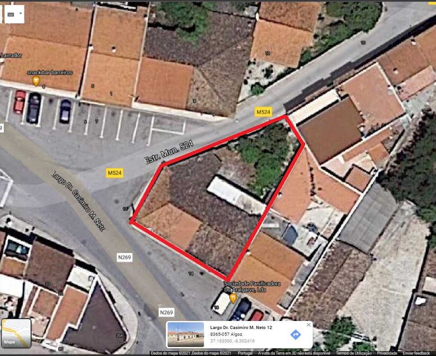 Moradia Isolada + 2 areas comerciais e jardim
