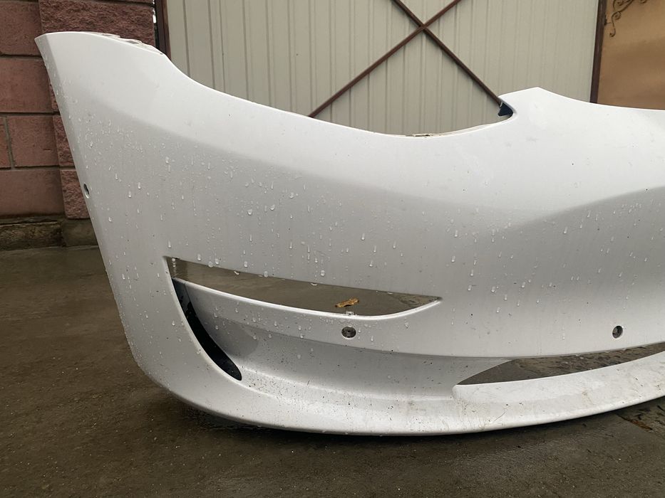 Пердній бампер tesla model 3