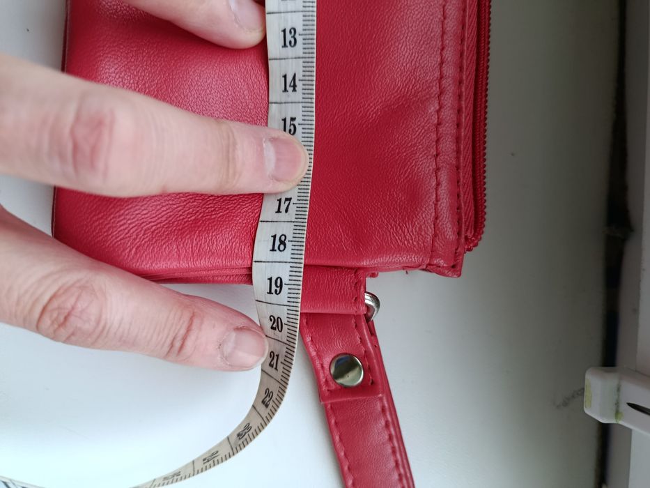 Новий червоний гаманець