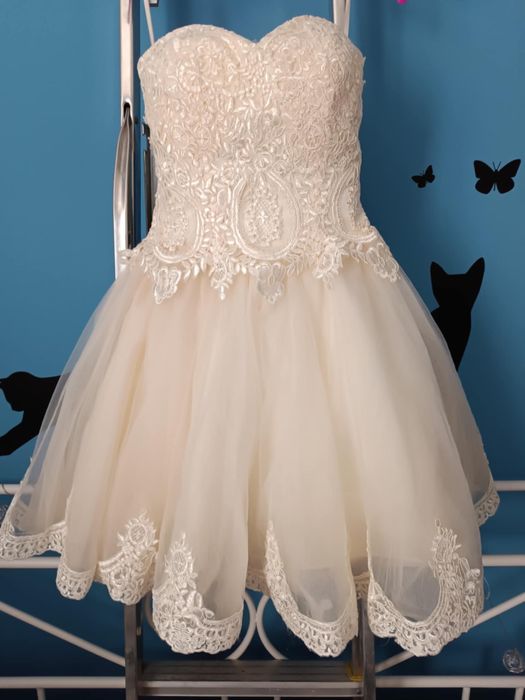 Gorsetowa sukienka ślubna