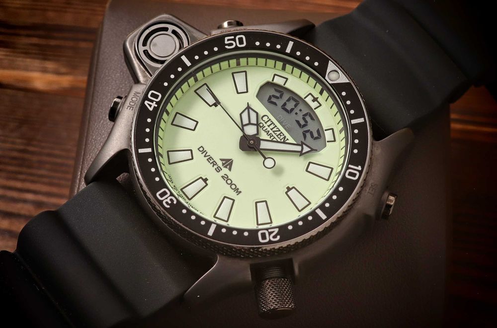 Citizen JP2007-17W Aqualand Full Lume Diver 200 m Głębokościomierz