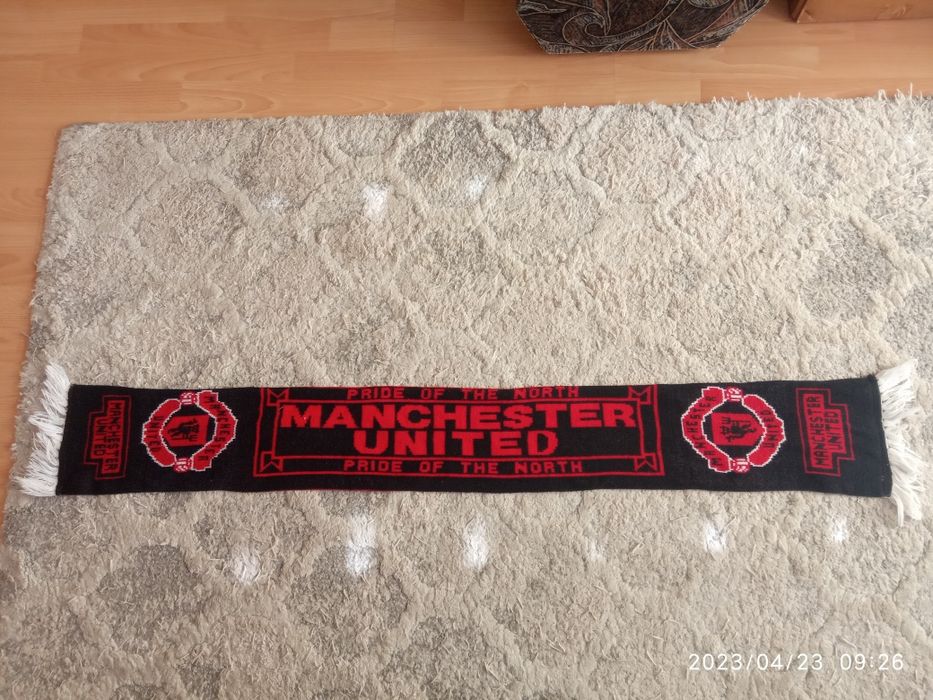 Szalik Manchester United Pride of the north oldschool retro dwustronny