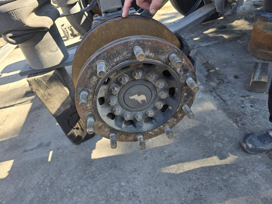 Ося балка прицепа schmitz