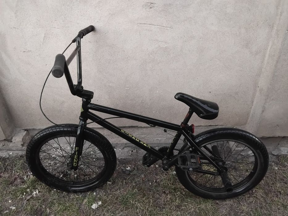 Rower BMX fiend.