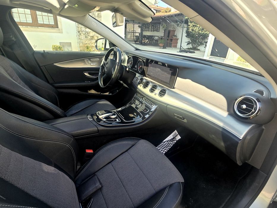 Mercedes E220 AMG Teto abrir 9G Tronic