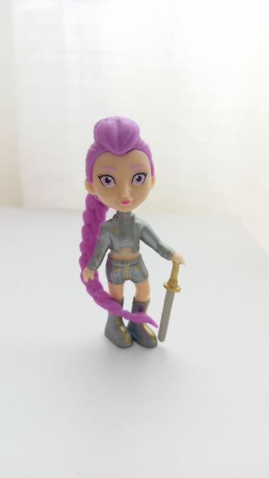 Figura K-pop Rumi