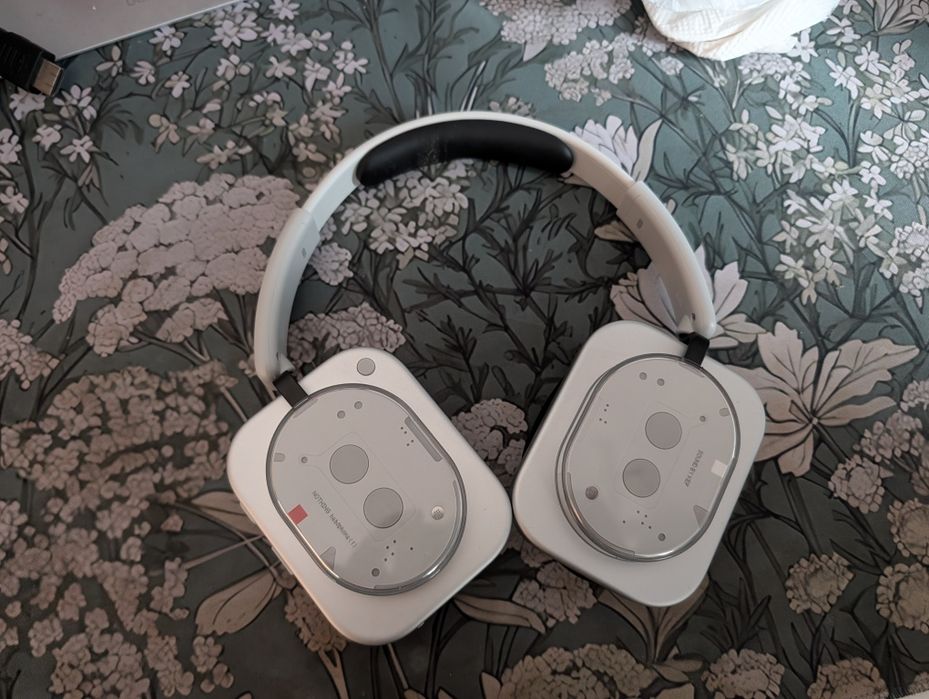 nothing headphone (1)