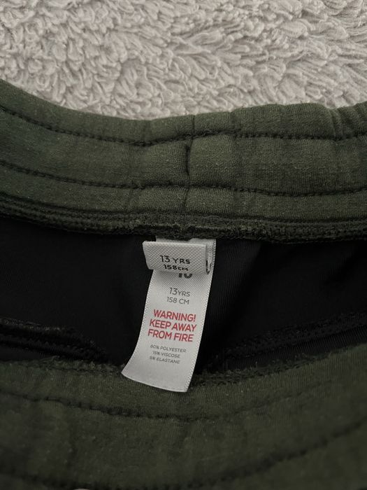 TU r. 158 cm spodnie dresowe dresy khaki dla chlopca