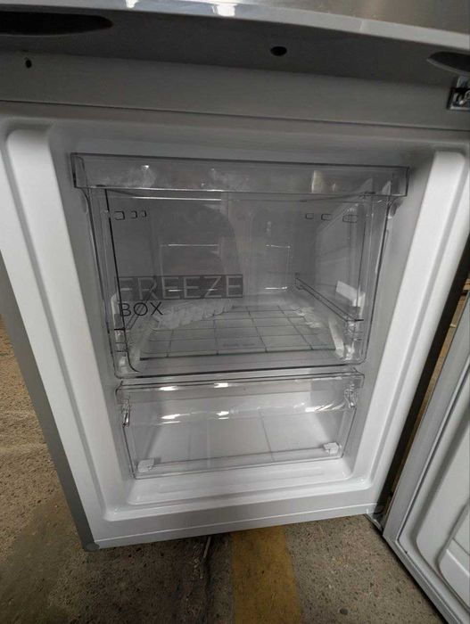 Lodówka Lodówko-zamrażarka Comfee RCB359IX2 inox 262 l wolnostojąca