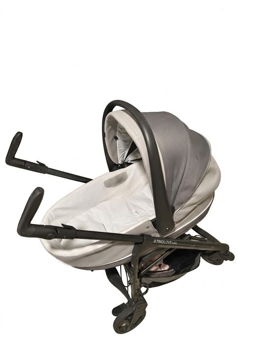 Trio Chicco Love Motion (3 em 1) - Carrinho, Alcofa e Ovo