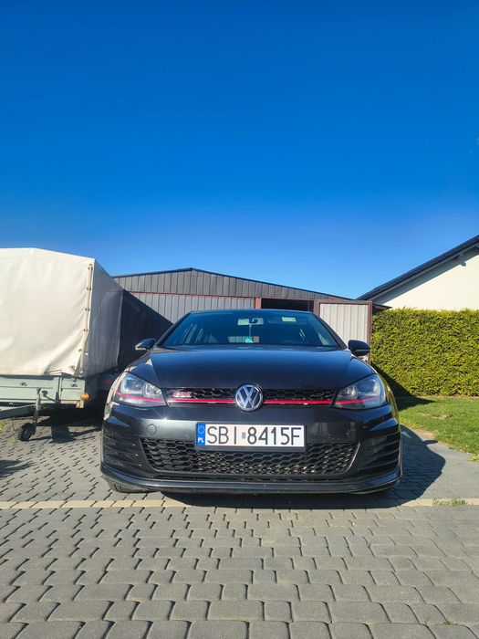 Sprzedam golfa 7 gti 2017r