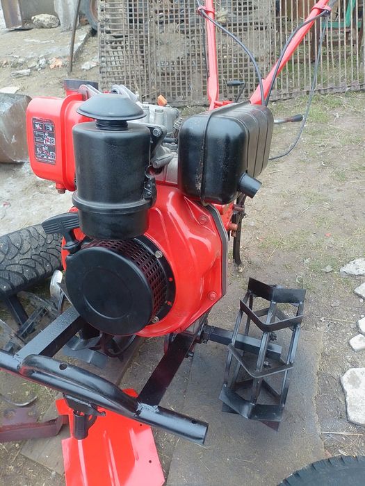 Продам мотоблок дизельний6 кс  з приладдям