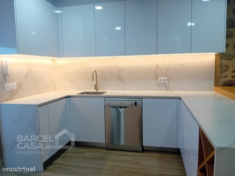 Exclusividade e Charme em Pedra: Moradia Individual T3 em Carapeços...
