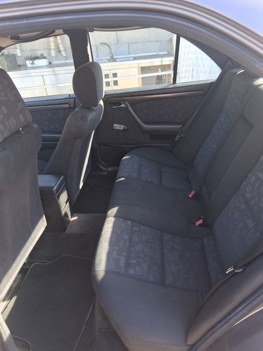 Vendo Mercedes 220 Diesel