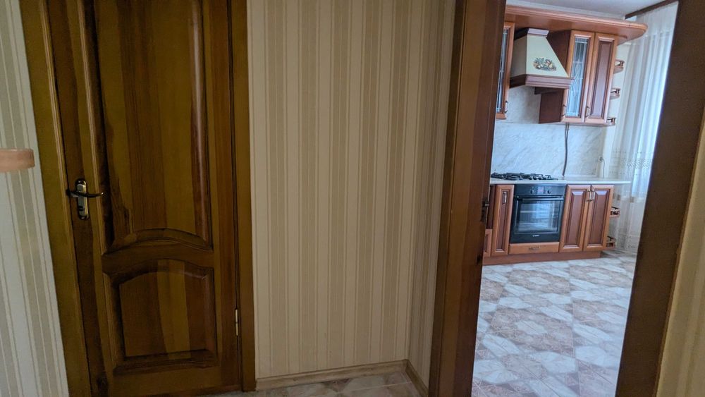 смт.Чабани Машинобудівників вул.2-В/ ПРОДАЖ  1-к  квартири, 49кв.м./ст.метро Теремки-7хв. /єВідновлення, Сертифікат, Житл.ваучер...