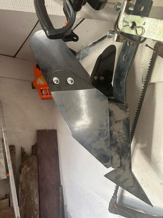 Motocultivador em bom estado