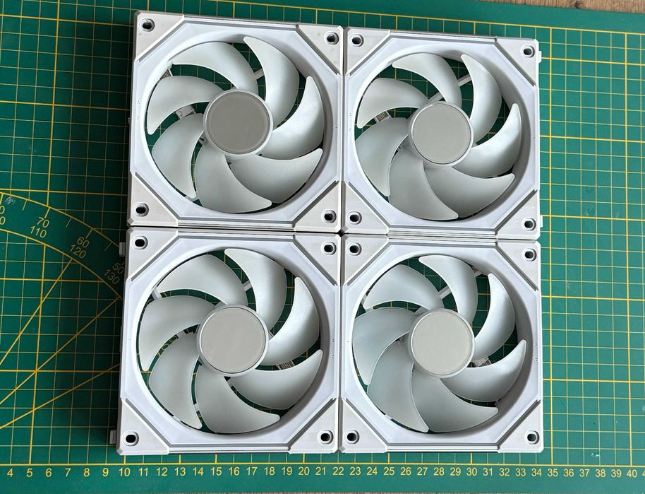 [4 szt.] Wentylatory Lian Li UNI FAN SL-INF 120 RGB white + kontroler