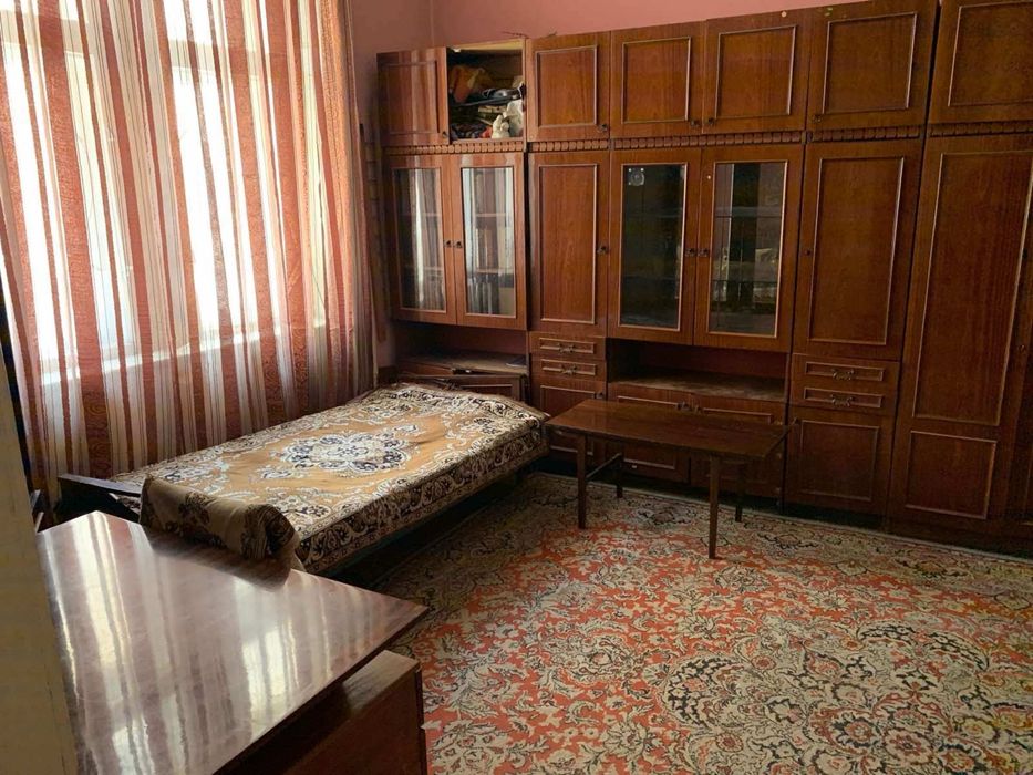 Продам  2х кімнатну квартиру, площа Філармонії