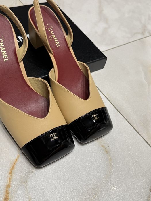 Czółenka Chanel beige leather