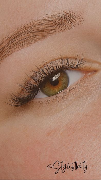 STYLIZACJA RZĘS – naturalny efekt