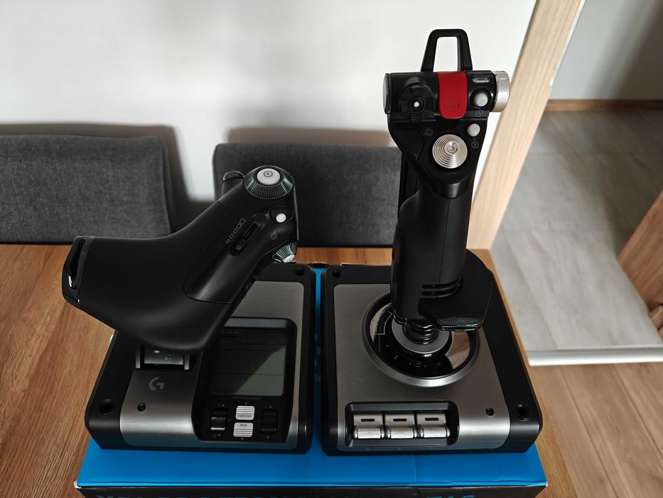 Logitech X-52 Pro HOTAS