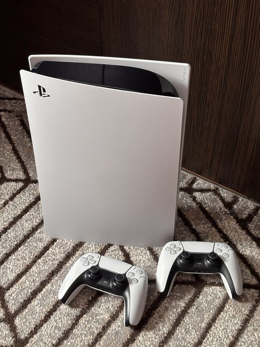 Консоль PS5 (з дисководом), 2 джойстики, кабелі, шнури