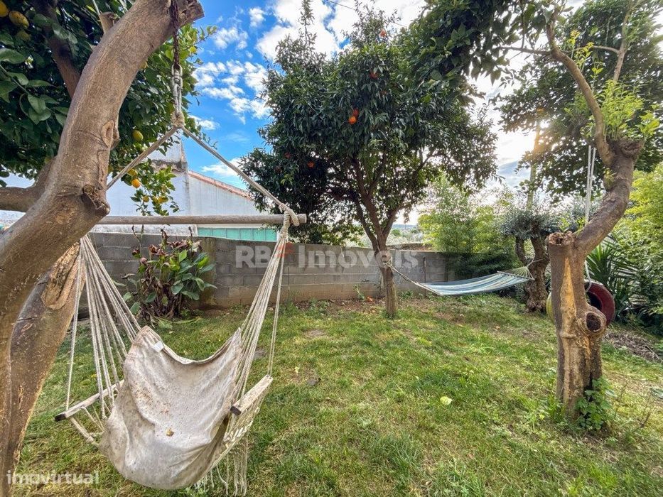 Moradia T6 C/Terreno e entrada para carro