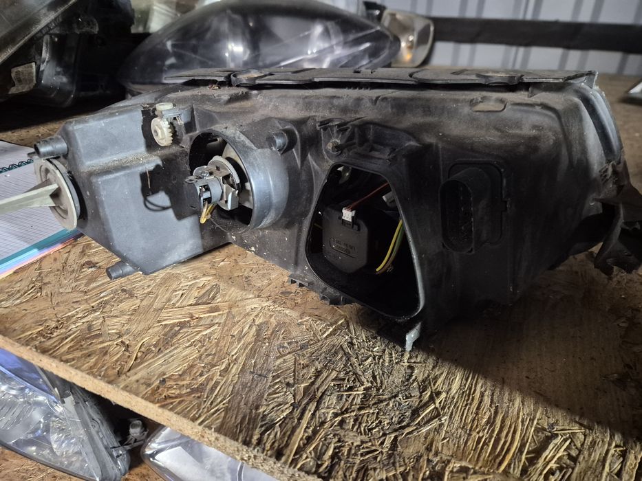 Lewa lampa vw Passat b5 lift 00-05