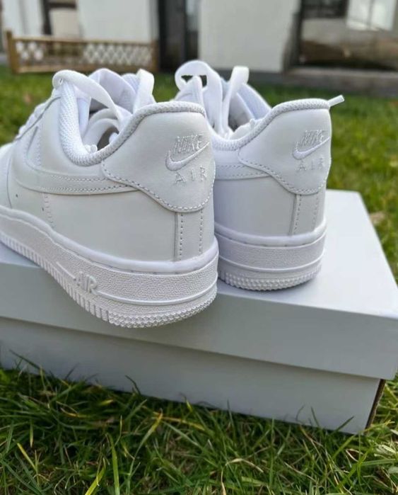 Nike Air Force 1 w kolorze białym  44