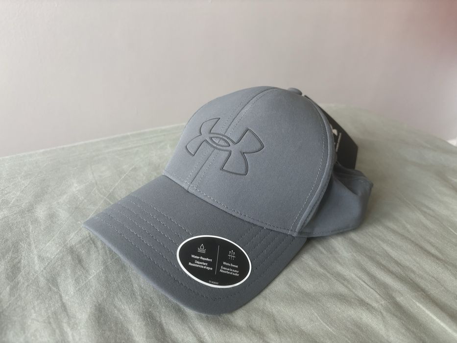Nowa czapka z daszkiem M/L Under Armour szara