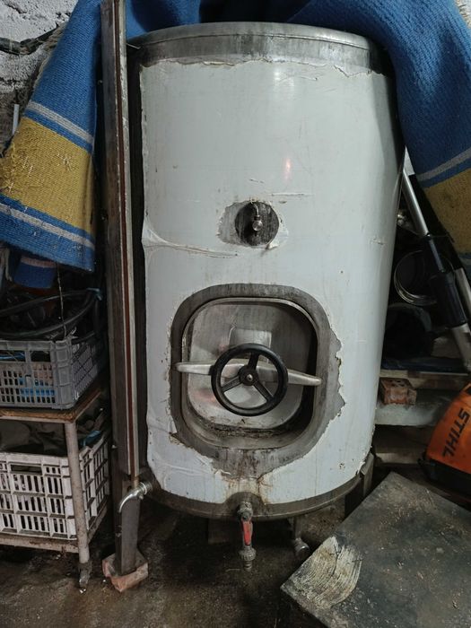 Depósito inox 400 L pouco usado  entrega-se no percurso Guarda/Leiria