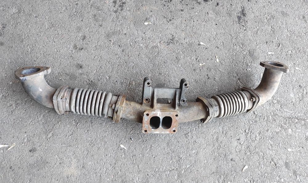 Колектора патрубки випускні вихлопні двигуна під турбіну ЯМЗ комплект