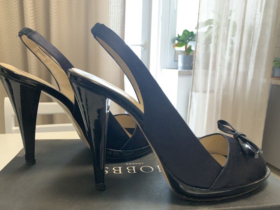 Босоніжки HOBBS. Alexandra Bow Sandal. Satin. Колір NAVY.