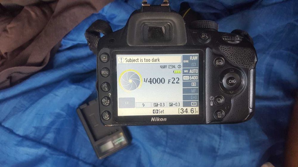 Nikon D3200 com lente AF 70-300mm F4-5.6 Di LD Macro,  mais extras