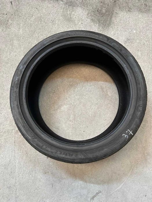 37 - Pneu good year 215/40 r18