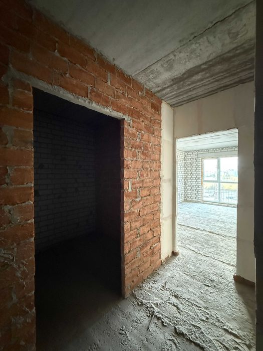 Велика квартира на Митниці в ЖК City Park з автономним опаленням