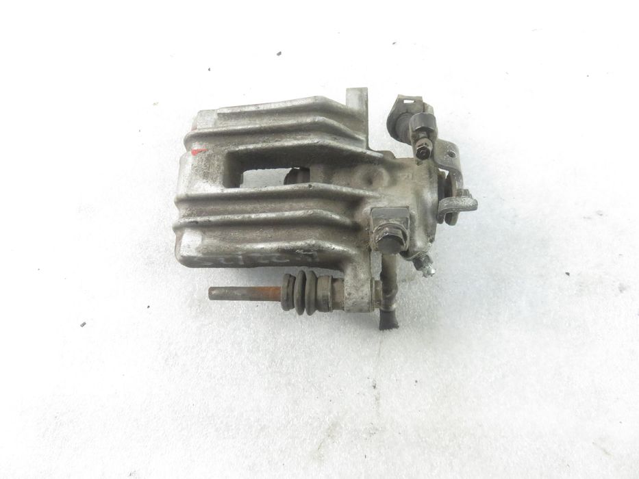 Zacisk Prawy Tył Audi A3 (8l1) 1.6 - Akl