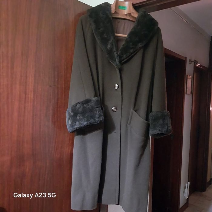 Casaco fazenda com punhos em pele