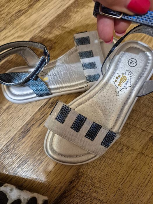 Nowe sandałki dziewczęce rozm.27