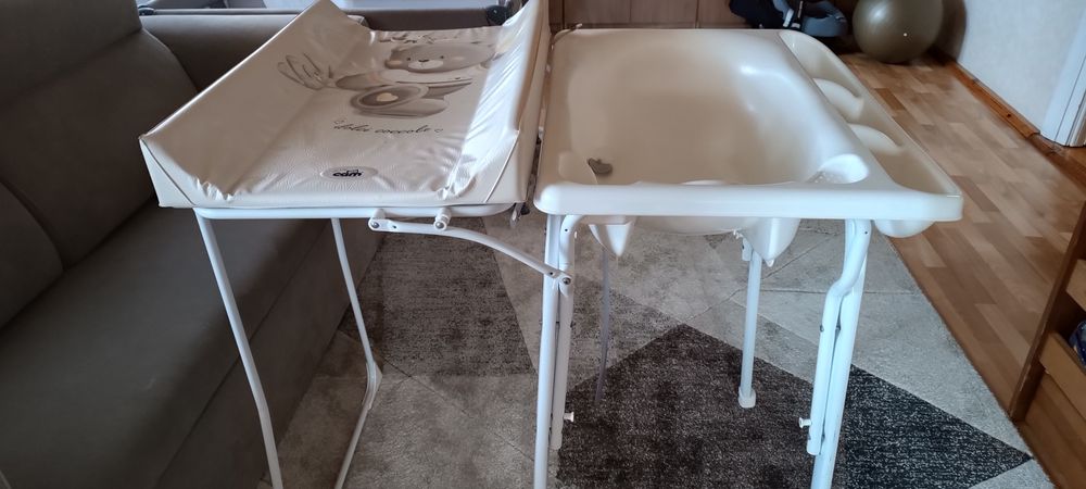 Rozkładany, wygodny przewijak z wanienką