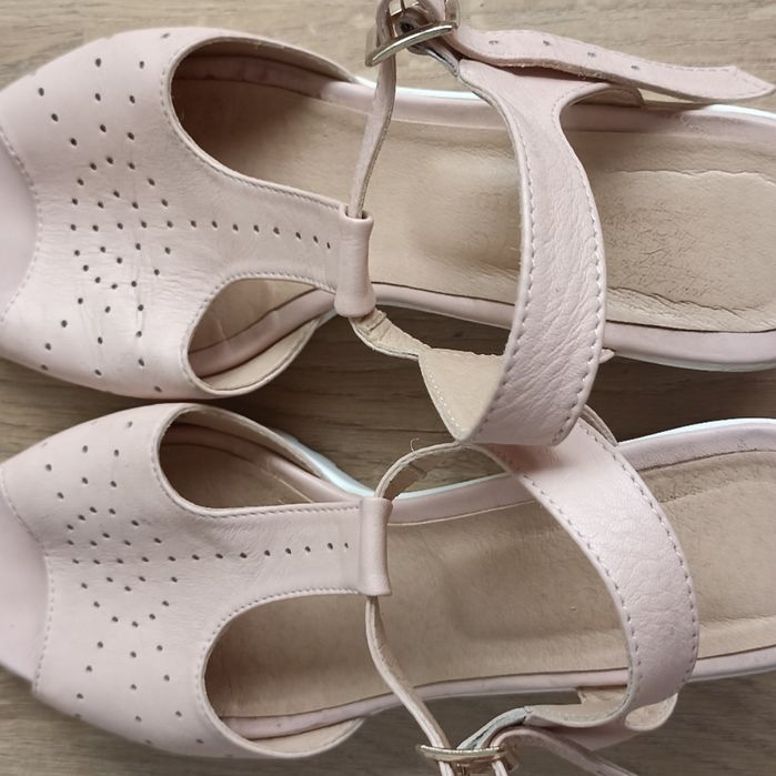 Босоніжки 40 25.5