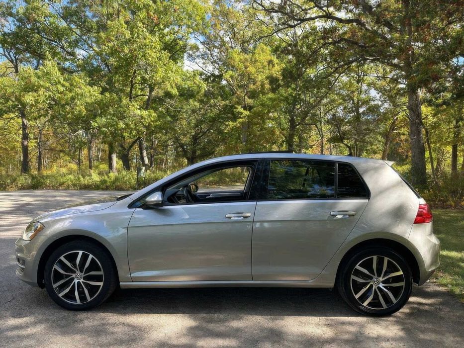 Volkswagen Golf      2017