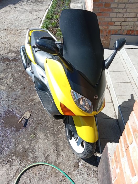 Продам максі скутер Ямаха 500см2